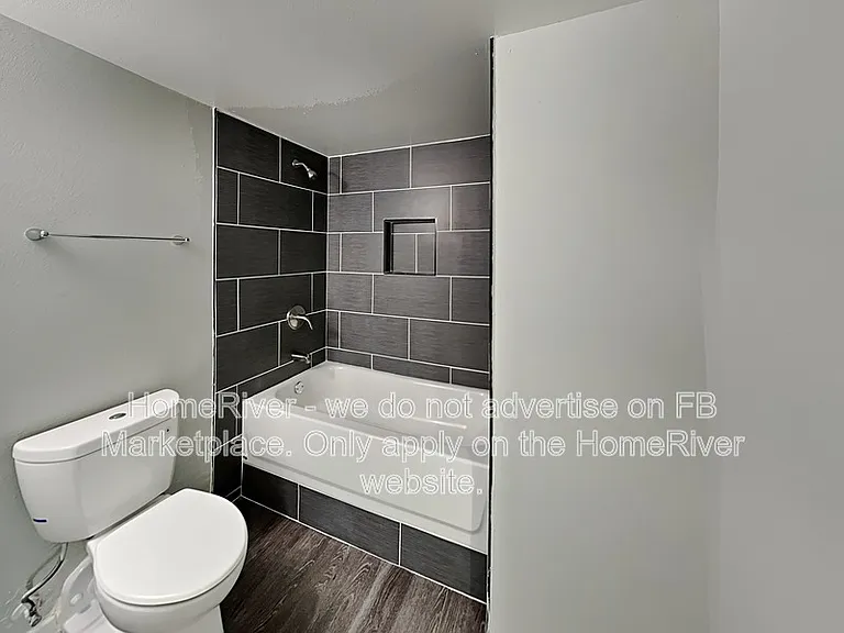 1801 N 63rd Dr — Photo 17