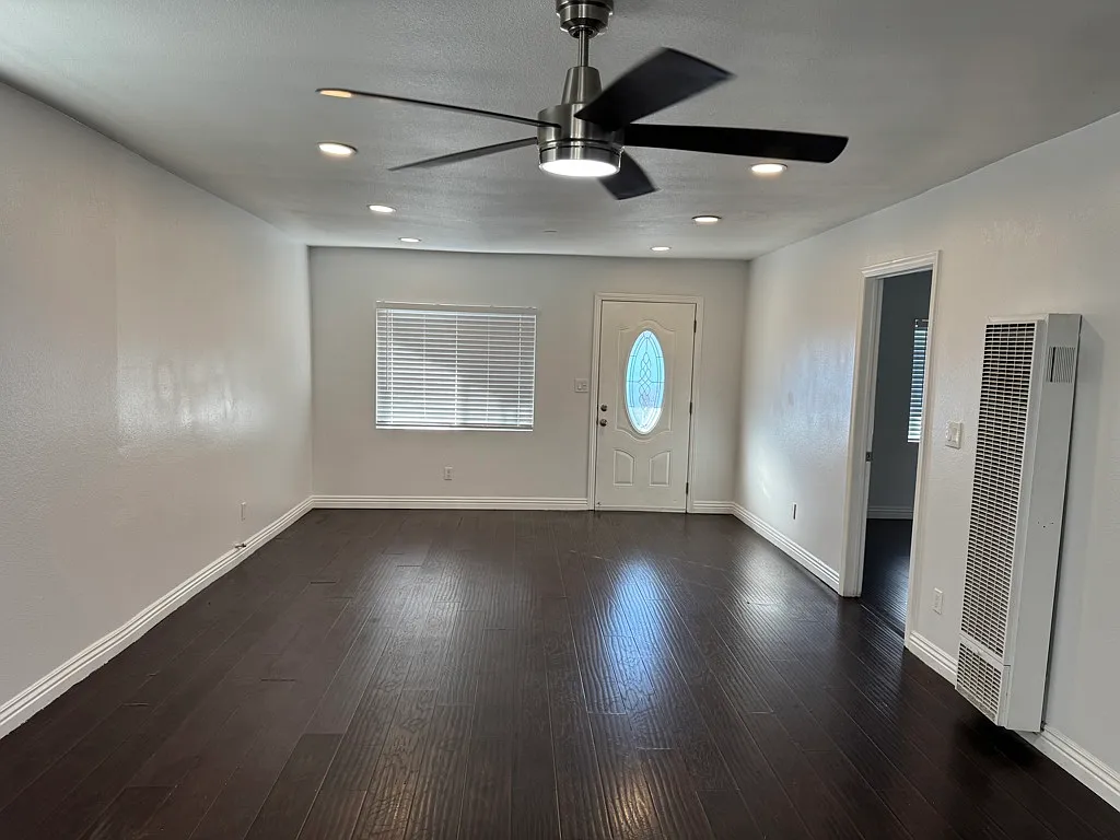 Building Photo - 847 W Gage Ave #1