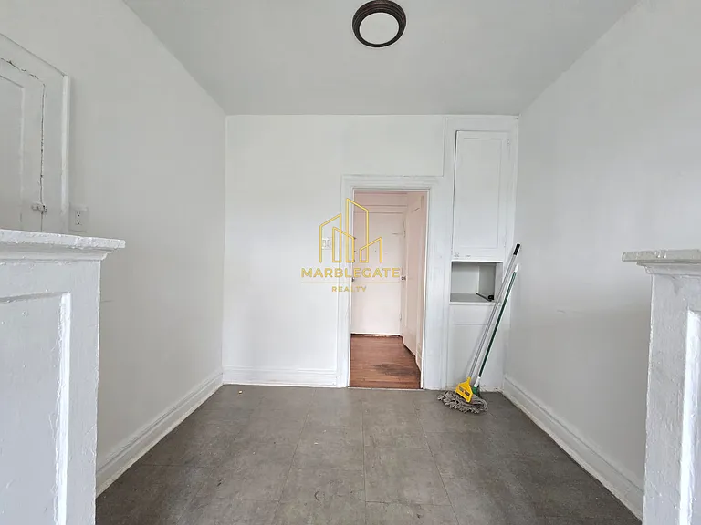 110-112 Lincoln St #305 — Photo 3