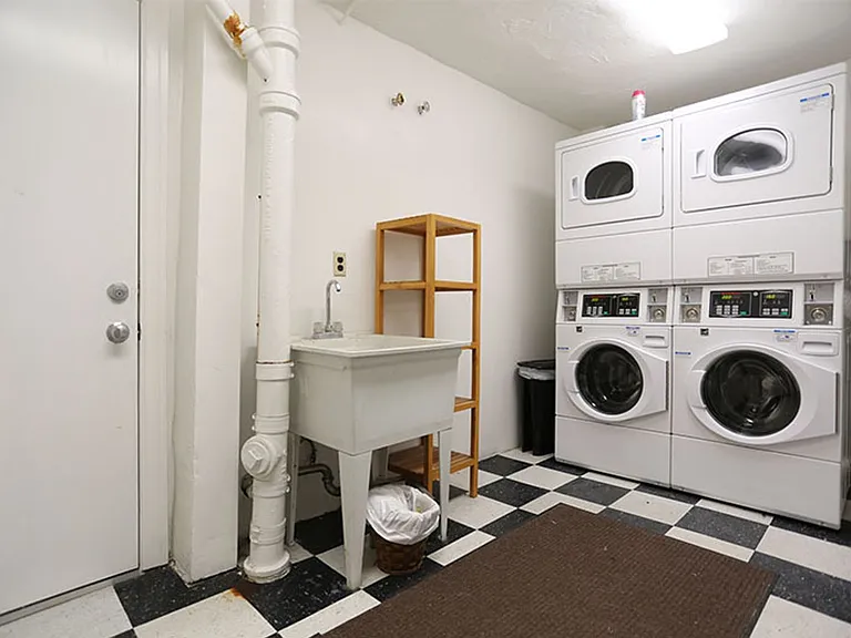 2170 Filbert St — Photo 10