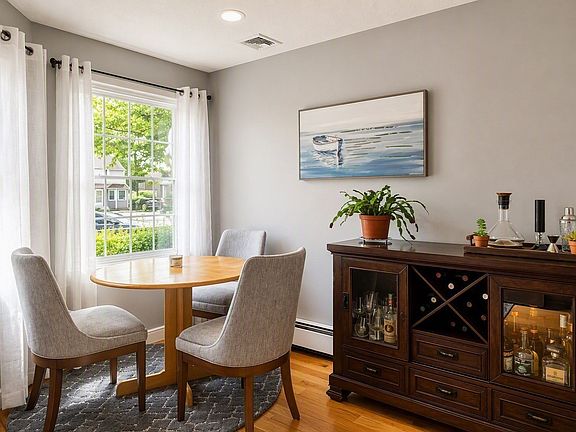 2nd image of 1559 Bay St APT 50