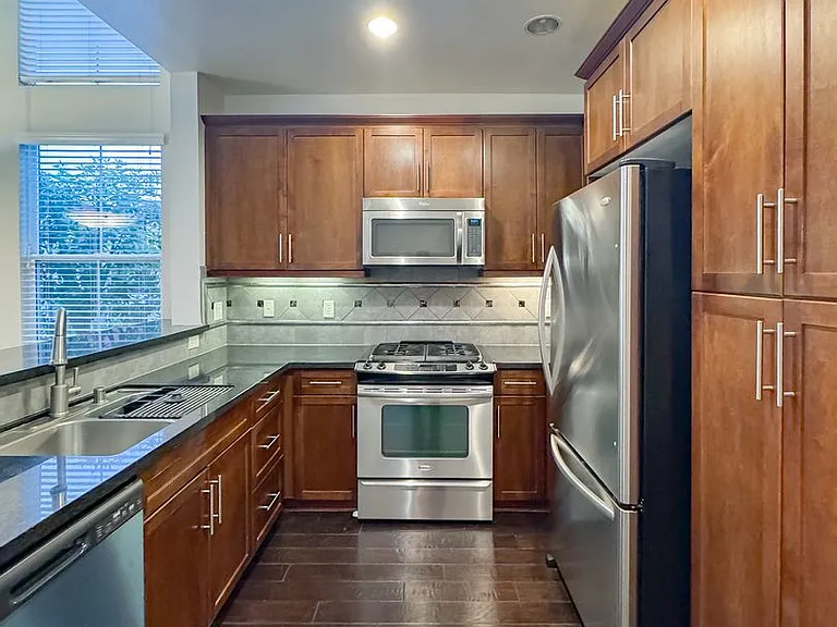 2349 Jefferson St #303 — Photo 4