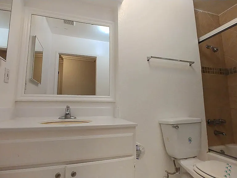 Five Star Suites — Photo 233