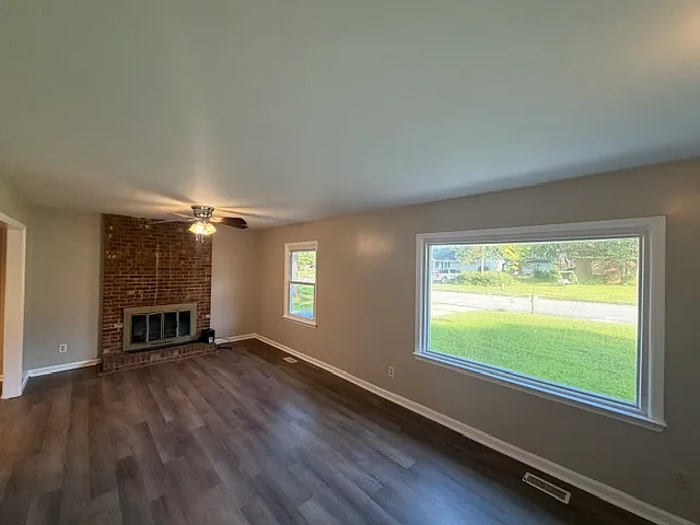 206 Cambridge Court - 1 — Photo 3