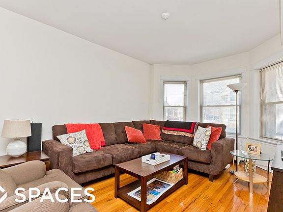 3rd image of 3437 N Paulina St #Unt1f