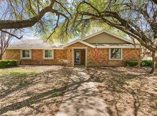 812 Stonelake Dr, Cleburne, TX 76033
