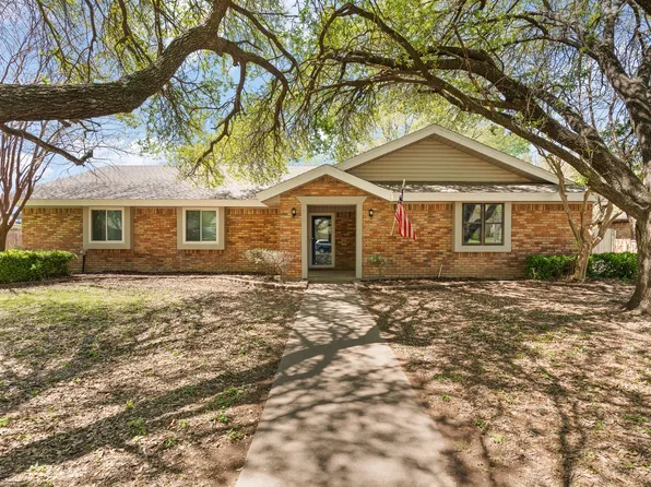 812 Stonelake Dr, Cleburne, TX 76033
