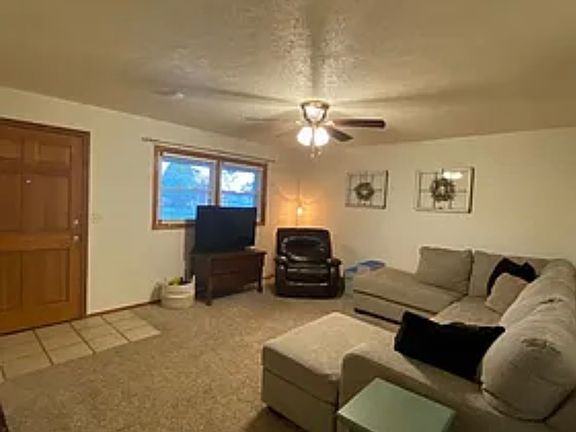 2nd image of 2033 Norton St
