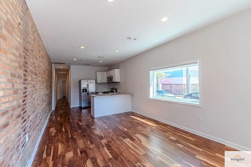 2 bed, 1.0 bath, 900 sqft, $1,400 — Photo 4