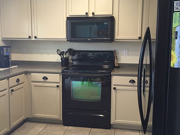 4th image of 614 S 99th St