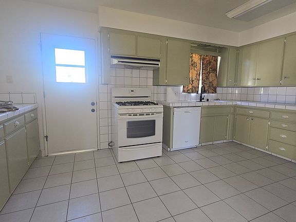 5th image of 2071 Short Dr