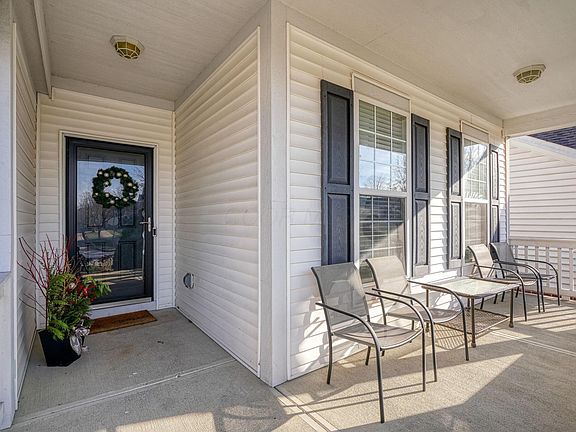 3rd image of 1116 Arcaro Dr