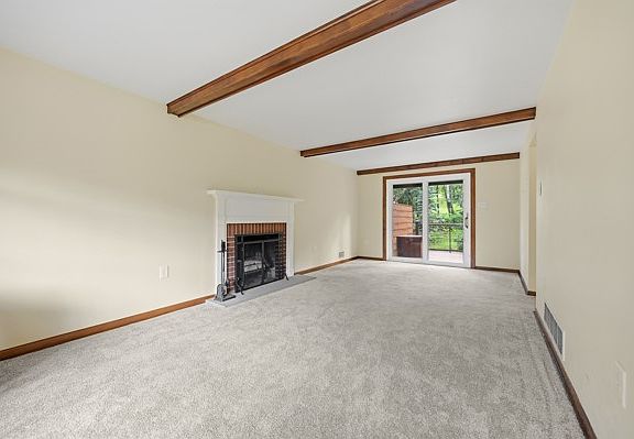 2nd image of 439 Manor Rd