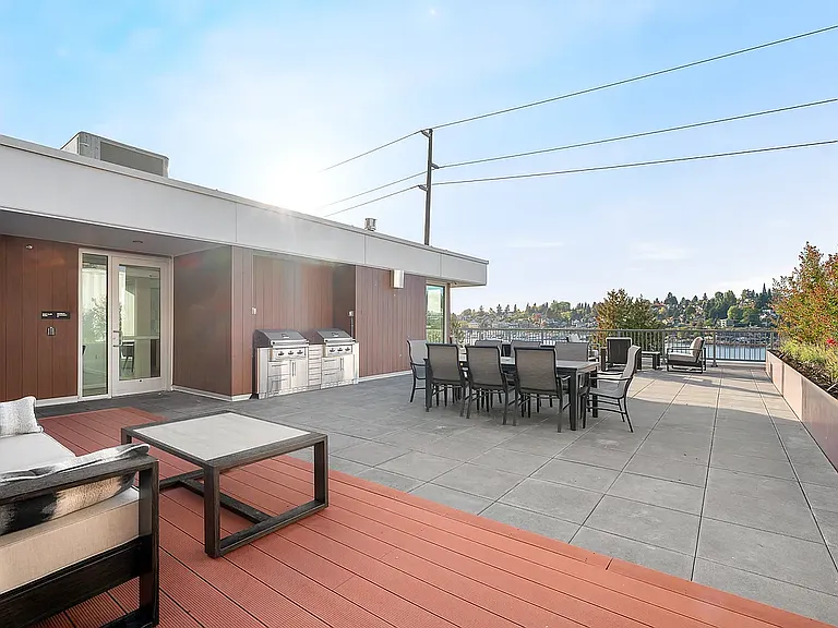Flow Eastlake Apartments — Photo 11