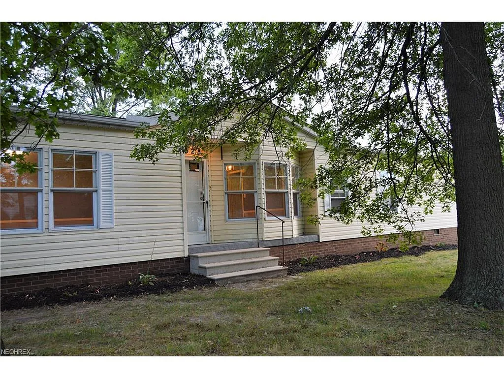 4528 Wilson St photo 1