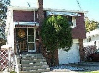 33 Catherine St, Hempstead, NY 11550
