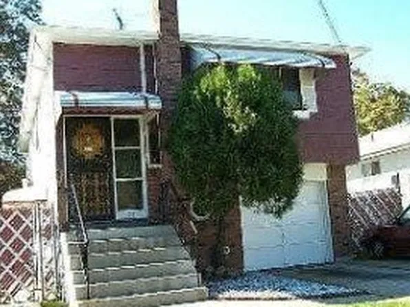 33 Catherine St, Hempstead, NY 11550