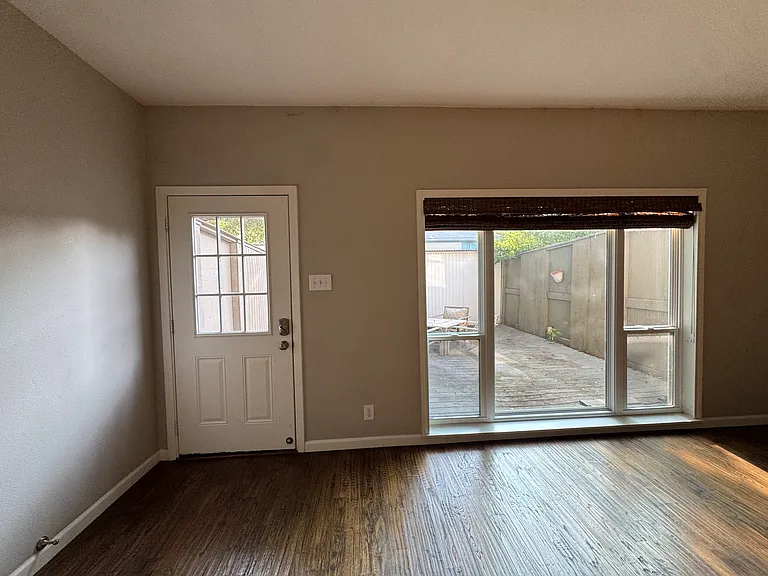 7424 W Northwest Hwy #6 — Photo 35