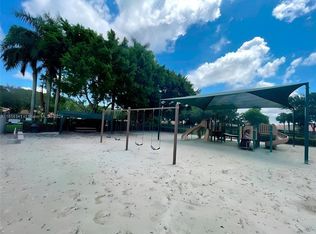 927 Savannah Falls Dr, Fort Lauderdale, FL 33327