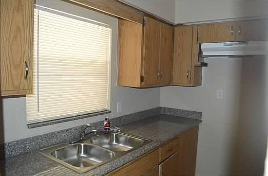 2nd image of 2213 Queensway Rd