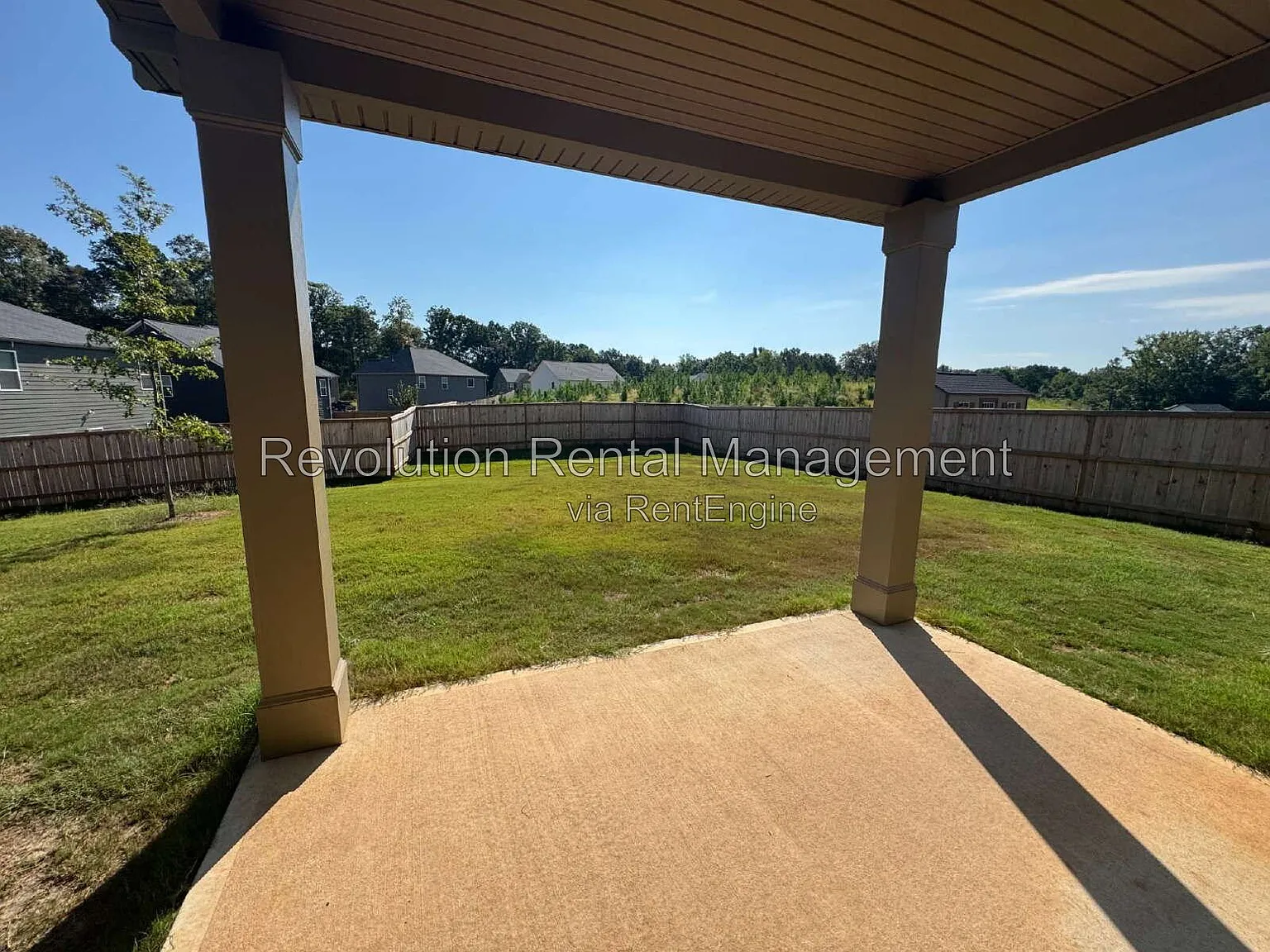 4 bed, 3.0 bath, 2500 sqft, $2,800 — Photo 1