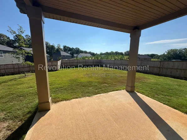 368 River Walk Farm Pkwy, Covington, GA 30014