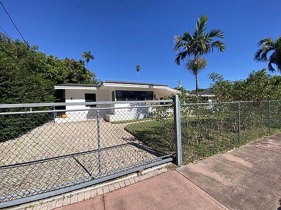 5th image of 1101 Bay Dr