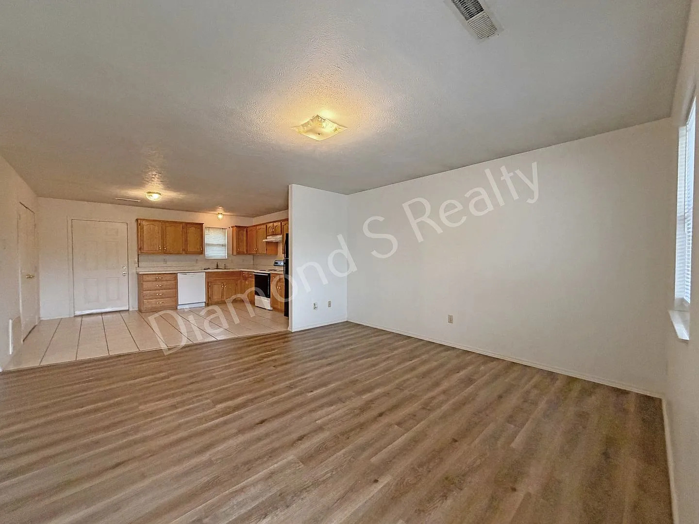 422 S Washington Ave, Walnut Grove — Photo 3