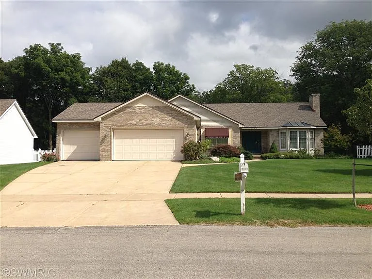 3446 Breton Valley Dr SE photo 1