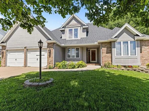 403 N Leonard Rd, Saint Joseph, MO 64506