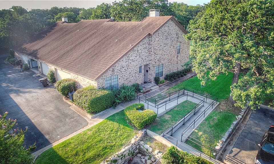 1st image of 5939 Chimney Wood Cir