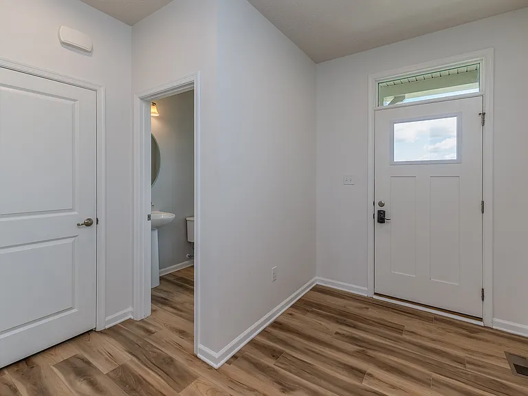 403 Sydney Dr — Photo 3