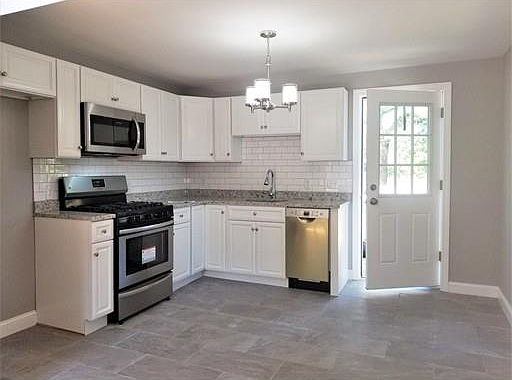 3rd image of 85 Kingston St