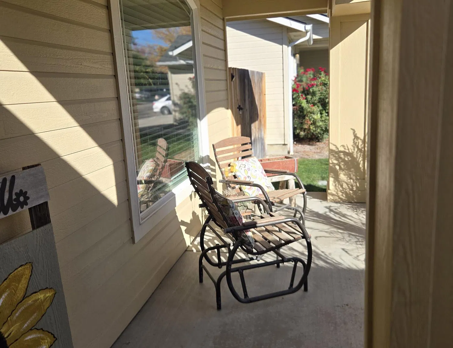 3 bed, 1270 sqft, $2,200 — Photo 2
