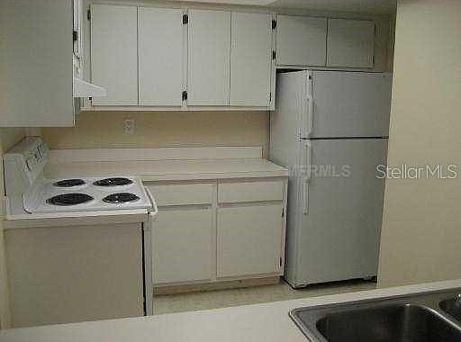 5th image of 2121 Wood St #102