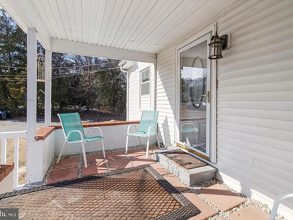 3rd image of 1608 Wall Dr