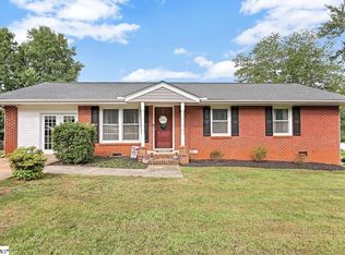 105 Walnut Dr, Pickens, SC 29671