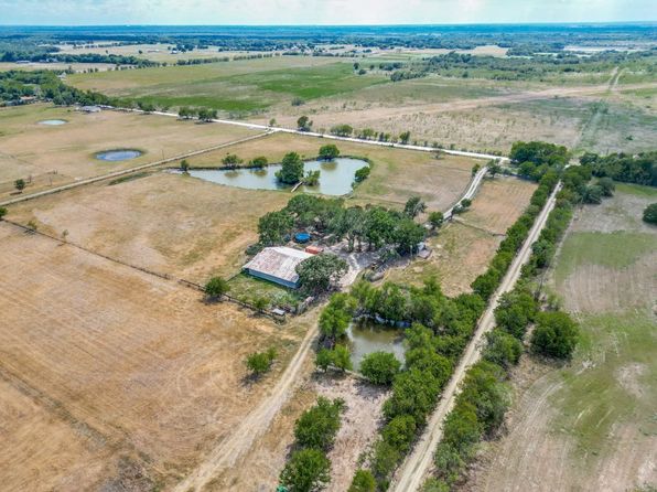 5734 NE County Road 1040, Rice, TX 75155