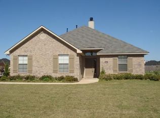 3236 Grand Lake Dr, Bossier City, LA 71111