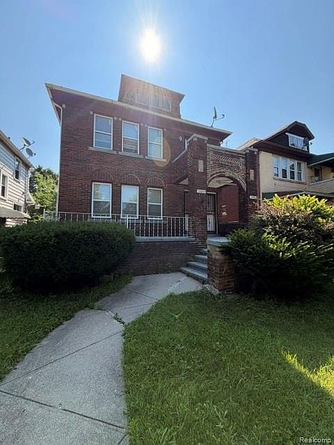 1st image of 15860 Normandy St