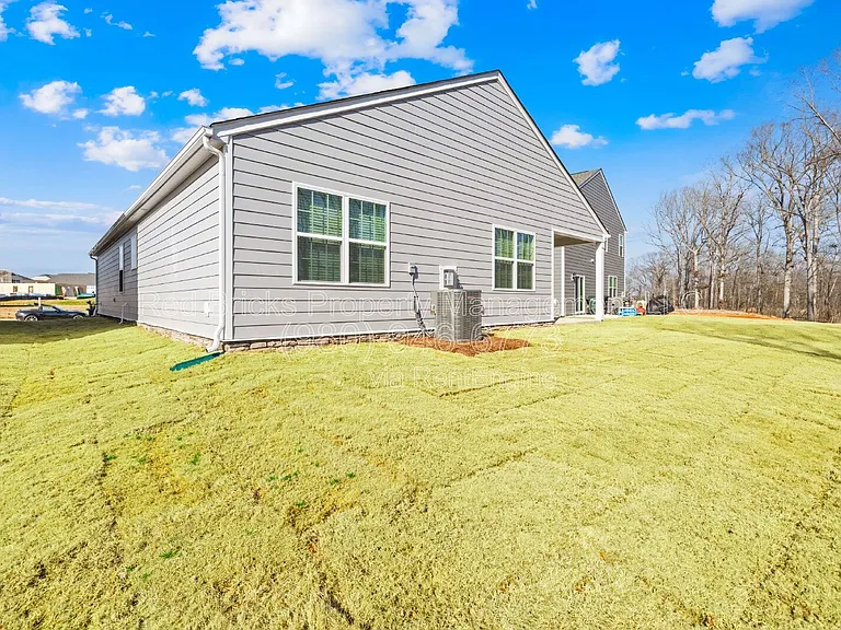 1312 Secrest Commons Dr — Photo 21