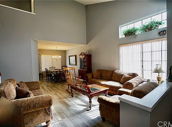 4th image of 2913 Poplar Dr