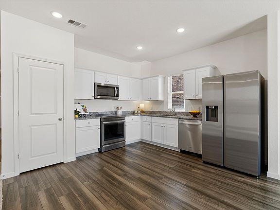 5th image of 3008 Lacebark Ct