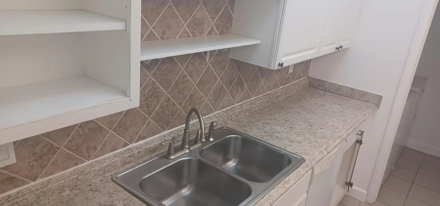 2 bed, 2.0 bath, 1056 sqft, $2,000 — Photo 4