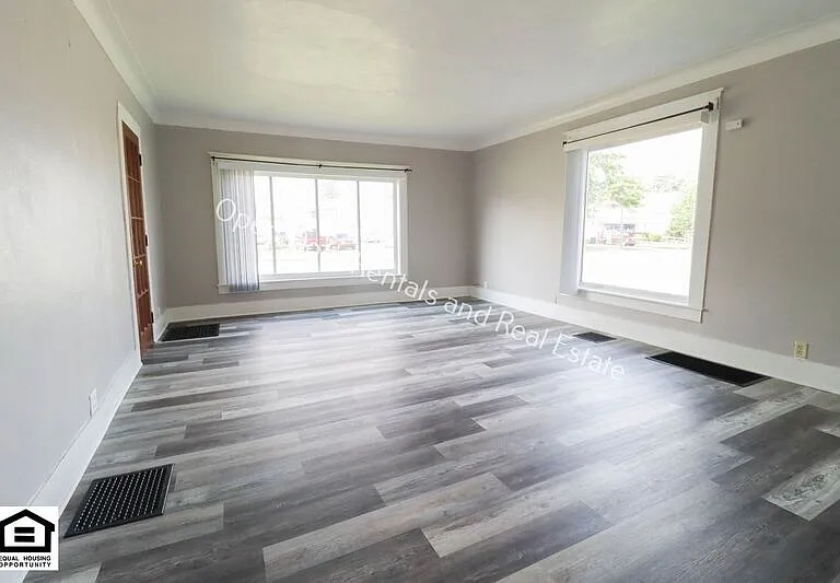 202 W Main St #1 — Photo 8
