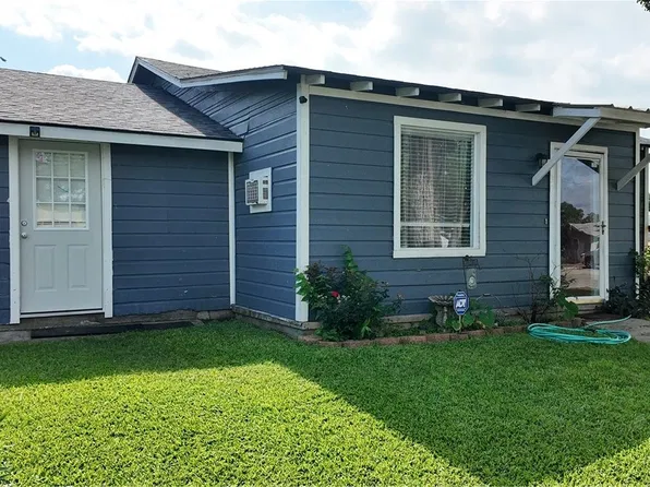 305 Dunn St, Cuero, TX 77954