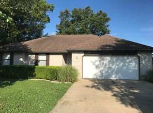 1105 S Mahogany Rd, Nixa, MO 65714