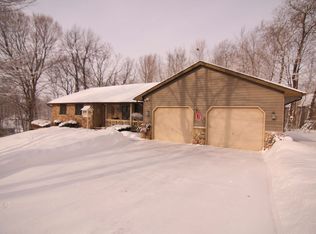 1740 Berkshire Dr, Green Bay, WI 54313