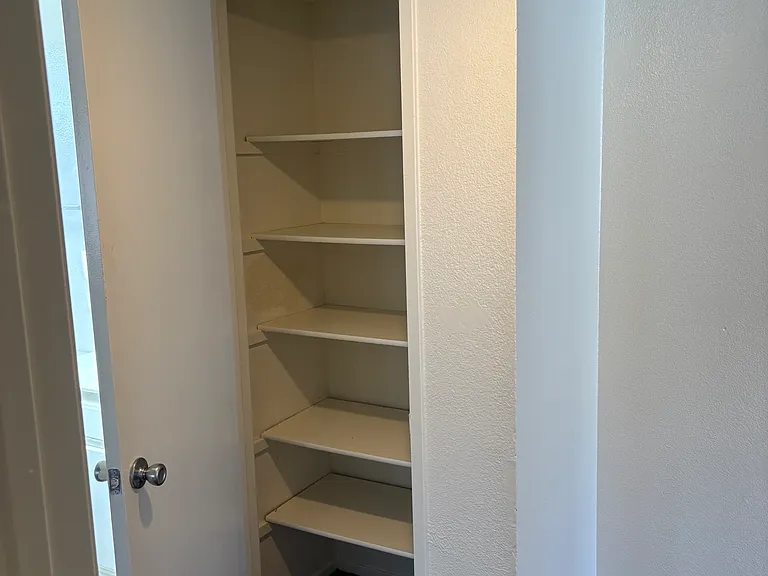 Newport Harbor Apartments — Photo 11