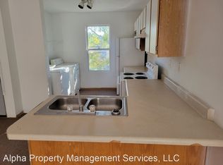 208 E Culton St #C, Warrensburg, MO 64093
